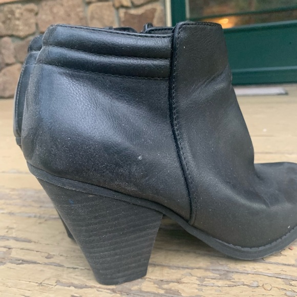 👚2/$15 MIA Black Ankle Boots, Vintage Cool, 3” Wedge Heel, Zipper, 8.5, EUC! - Picture 7 of 15
